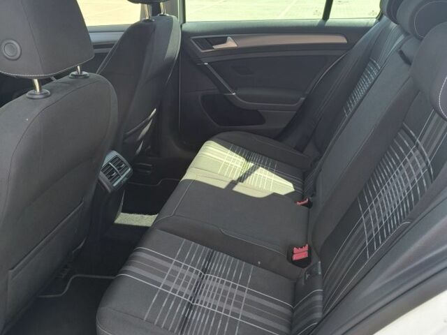 Білий Фольксваген Гольф, об'ємом двигуна 0 л та пробігом 280 тис. км за 10100 $, фото 4 на Automoto.ua