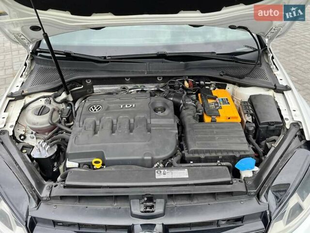 Фольксваген Гольф 2015 в Днепре (Днепропетровске) на Automoto.ua Белый Фольксваген Гольф, объемом двигателя 1.97 л и пробегом 197 тыс. км за 12900 $, фото 10 на Automoto.ua