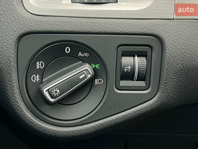 Білий Фольксваген Гольф, об'ємом двигуна 1.97 л та пробігом 53 тис. км за 16700 $, фото 17 на Automoto.ua