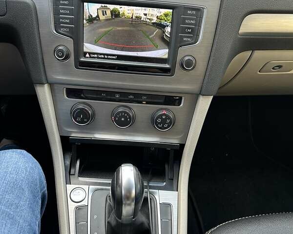 Белый Фольксваген Гольф, объемом двигателя 1.97 л и пробегом 178 тыс. км за 12350 $, фото 13 на Automoto.ua