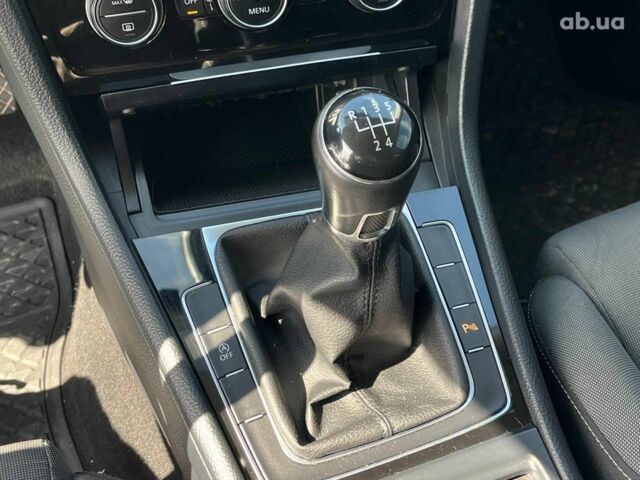 Білий Фольксваген Гольф, об'ємом двигуна 1.6 л та пробігом 268 тис. км за 10590 $, фото 21 на Automoto.ua