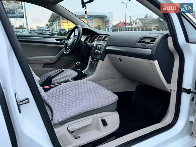Белый Фольксваген Гольф, объемом двигателя 1.97 л и пробегом 208 тыс. км за 10600 $, фото 42 на Automoto.ua