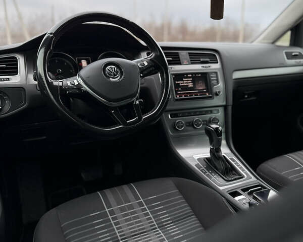 Белый Фольксваген Гольф, объемом двигателя 1.6 л и пробегом 243 тыс. км за 10700 $, фото 28 на Automoto.ua