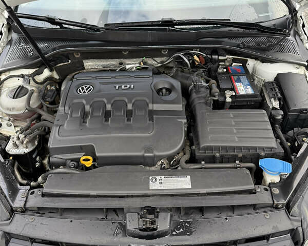 Белый Фольксваген Гольф, объемом двигателя 1.97 л и пробегом 184 тыс. км за 11500 $, фото 9 на Automoto.ua