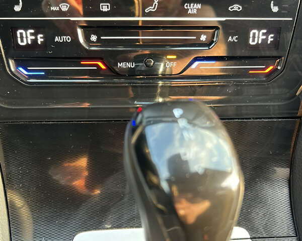 Белый Фольксваген Гольф, объемом двигателя 1.97 л и пробегом 245 тыс. км за 16490 $, фото 27 на Automoto.ua