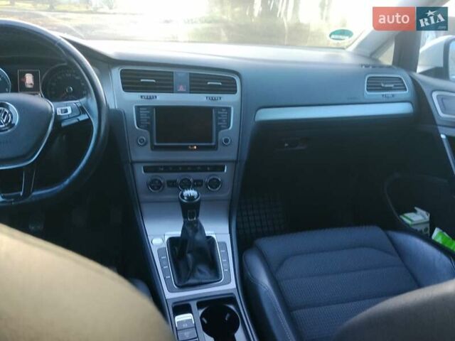 Белый Фольксваген Гольф, объемом двигателя 1.6 л и пробегом 259 тыс. км за 10500 $, фото 11 на Automoto.ua