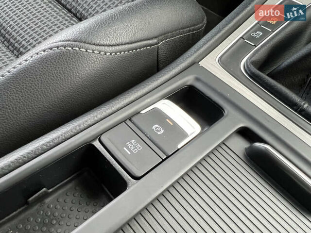 Білий Фольксваген Гольф, об'ємом двигуна 2 л та пробігом 207 тис. км за 13500 $, фото 30 на Automoto.ua