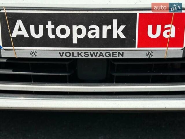 Белый Фольксваген Гольф, объемом двигателя 1.6 л и пробегом 262 тыс. км за 10480 $, фото 10 на Automoto.ua