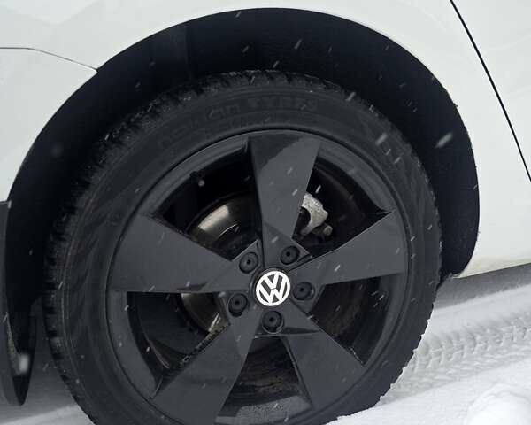 Білий Фольксваген Гольф, об'ємом двигуна 1.97 л та пробігом 140 тис. км за 13333 $, фото 5 на Automoto.ua