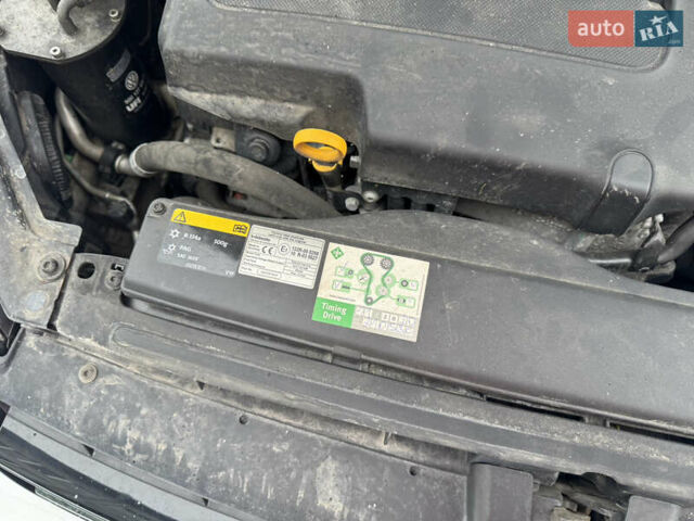 Белый Фольксваген Гольф, объемом двигателя 1.97 л и пробегом 269 тыс. км за 12999 $, фото 21 на Automoto.ua