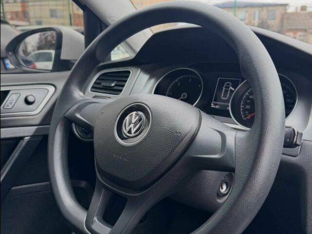 Белый Фольксваген Гольф, объемом двигателя 1.6 л и пробегом 260 тыс. км за 9650 $, фото 7 на Automoto.ua