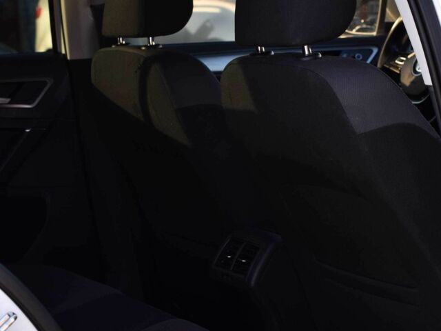 Белый Фольксваген Гольф, объемом двигателя 2 л и пробегом 250 тыс. км за 12450 $, фото 17 на Automoto.ua