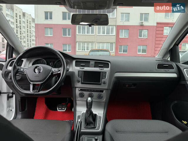 Білий Фольксваген Гольф, об'ємом двигуна 1.8 л та пробігом 135 тис. км за 12000 $, фото 12 на Automoto.ua