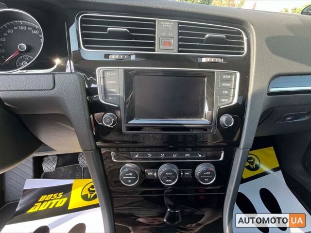 Белый Фольксваген Гольф, объемом двигателя 1.6 л и пробегом 208 тыс. км за 13300 $, фото 16 на Automoto.ua