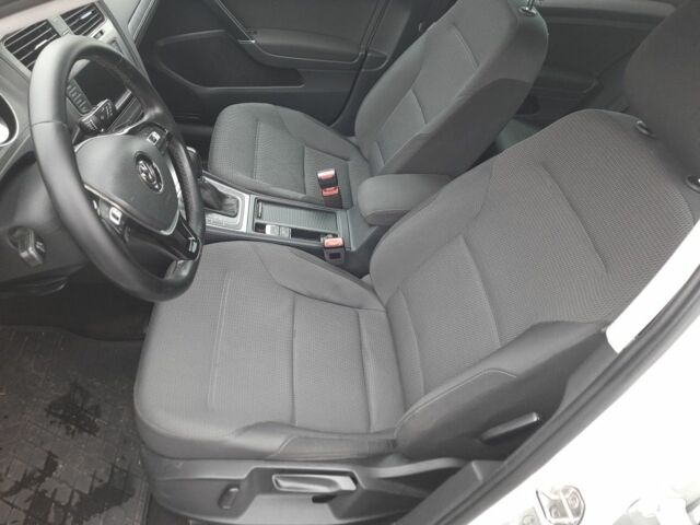 Білий Фольксваген Гольф, об'ємом двигуна 1.6 л та пробігом 244 тис. км за 8500 $, фото 11 на Automoto.ua