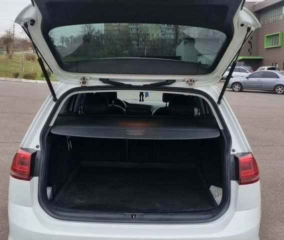 Белый Фольксваген Гольф, объемом двигателя 2 л и пробегом 203 тыс. км за 15500 $, фото 22 на Automoto.ua