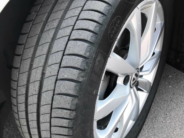 Білий Фольксваген Гольф, об'ємом двигуна 2 л та пробігом 122 тис. км за 14559 $, фото 8 на Automoto.ua