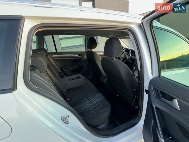 Белый Фольксваген Гольф, объемом двигателя 1.6 л и пробегом 241 тыс. км за 11600 $, фото 59 на Automoto.ua