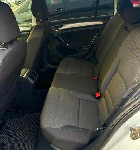 Белый Фольксваген Гольф, объемом двигателя 1.8 л и пробегом 271 тыс. км за 10800 $, фото 7 на Automoto.ua