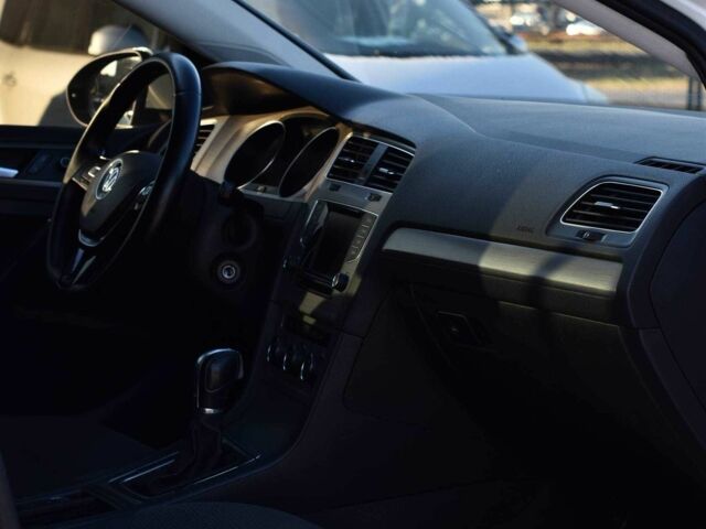 Белый Фольксваген Гольф, объемом двигателя 2 л и пробегом 250 тыс. км за 12450 $, фото 10 на Automoto.ua