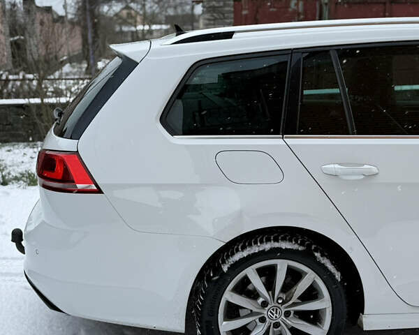 Білий Фольксваген Гольф, об'ємом двигуна 1.6 л та пробігом 322 тис. км за 11800 $, фото 17 на Automoto.ua