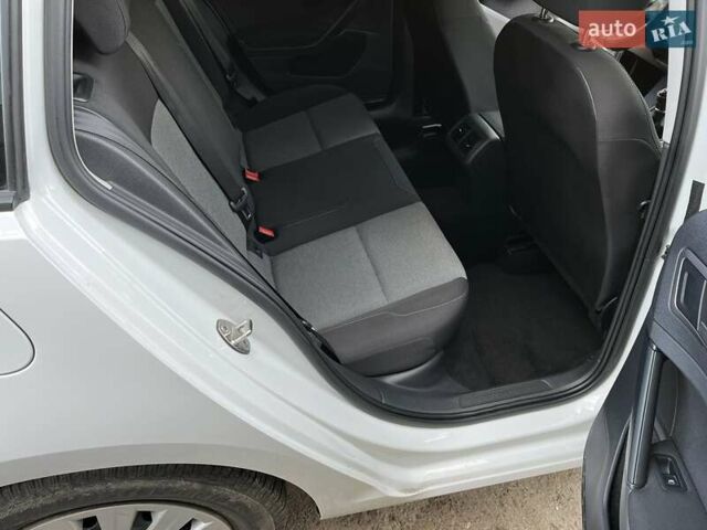 Білий Фольксваген Гольф, об'ємом двигуна 1.6 л та пробігом 360 тис. км за 11200 $, фото 13 на Automoto.ua