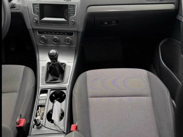 Белый Фольксваген Гольф, объемом двигателя 1.6 л и пробегом 260 тыс. км за 9650 $, фото 13 на Automoto.ua