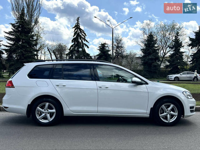 Білий Фольксваген Гольф, об'ємом двигуна 1.6 л та пробігом 195 тис. км за 11799 $, фото 4 на Automoto.ua