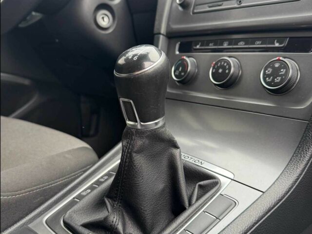 Белый Фольксваген Гольф, объемом двигателя 1.6 л и пробегом 260 тыс. км за 9650 $, фото 9 на Automoto.ua