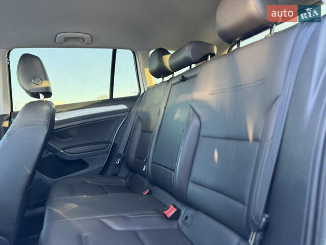 Белый Фольксваген Гольф, объемом двигателя 1.97 л и пробегом 177 тыс. км за 11800 $, фото 76 на Automoto.ua