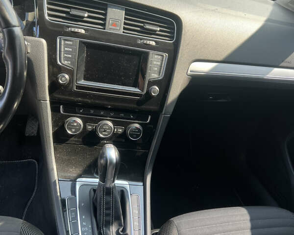 Білий Фольксваген Гольф, об'ємом двигуна 1.6 л та пробігом 235 тис. км за 12900 $, фото 18 на Automoto.ua