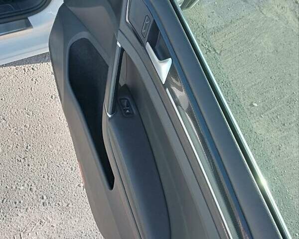 Белый Фольксваген Гольф, объемом двигателя 1.8 л и пробегом 133 тыс. км за 14800 $, фото 19 на Automoto.ua