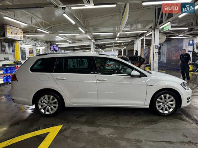 Белый Фольксваген Гольф, объемом двигателя 1.6 л и пробегом 285 тыс. км за 10800 $, фото 30 на Automoto.ua