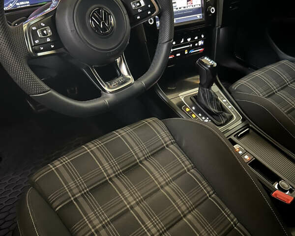 Белый Фольксваген Гольф, объемом двигателя 1.97 л и пробегом 245 тыс. км за 16490 $, фото 37 на Automoto.ua