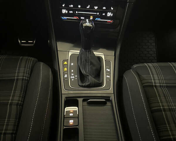 Белый Фольксваген Гольф, объемом двигателя 1.97 л и пробегом 245 тыс. км за 16490 $, фото 46 на Automoto.ua