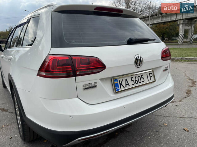 Белый Фольксваген Гольф, объемом двигателя 1.8 л и пробегом 139 тыс. км за 13900 $, фото 18 на Automoto.ua