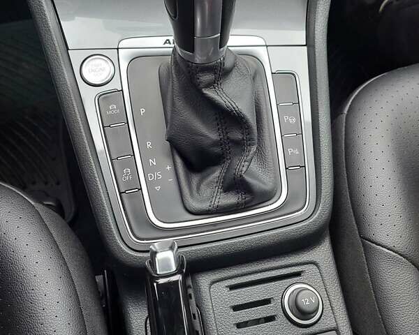 Белый Фольксваген Гольф, объемом двигателя 1.8 л и пробегом 130 тыс. км за 14800 $, фото 7 на Automoto.ua