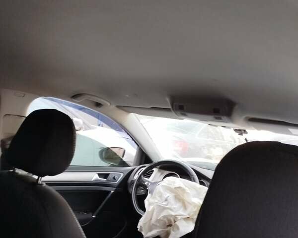 Білий Фольксваген Гольф, об'ємом двигуна 1.6 л та пробігом 280 тис. км за 5500 $, фото 6 на Automoto.ua