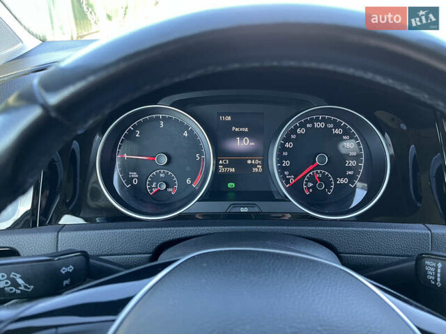 Белый Фольксваген Гольф, объемом двигателя 1.6 л и пробегом 238 тыс. км за 15000 $, фото 43 на Automoto.ua