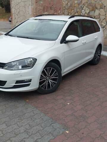 Белый Фольксваген Гольф, объемом двигателя 1.6 л и пробегом 225 тыс. км за 11800 $, фото 5 на Automoto.ua