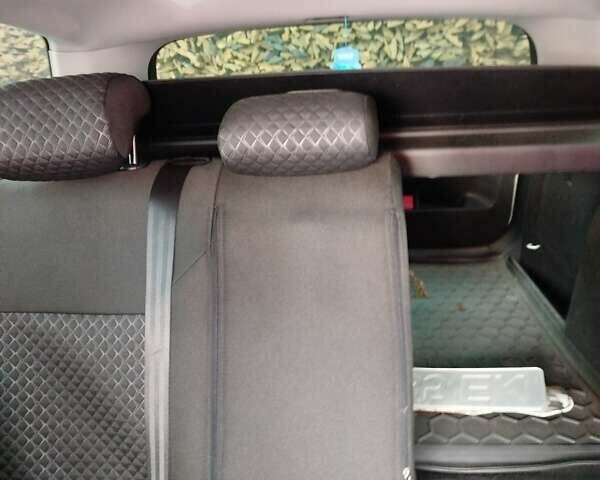 Білий Фольксваген Гольф, об'ємом двигуна 1.6 л та пробігом 280 тис. км за 5500 $, фото 10 на Automoto.ua