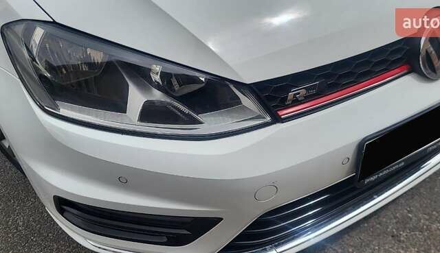 Белый Фольксваген Гольф, объемом двигателя 1.6 л и пробегом 198 тыс. км за 12000 $, фото 22 на Automoto.ua