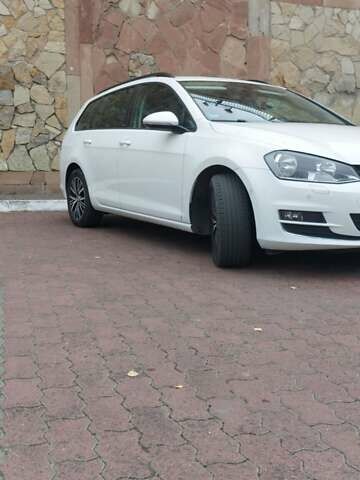 Белый Фольксваген Гольф, объемом двигателя 1.6 л и пробегом 225 тыс. км за 11800 $, фото 6 на Automoto.ua