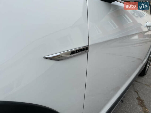 Белый Фольксваген Гольф, объемом двигателя 1.8 л и пробегом 139 тыс. км за 13900 $, фото 28 на Automoto.ua