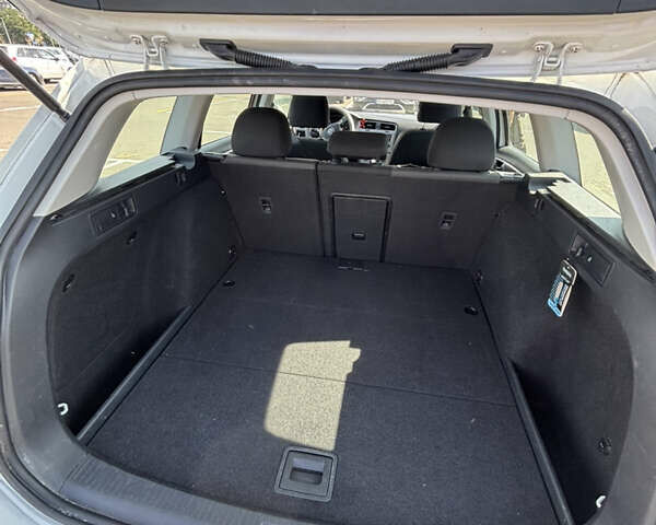 Белый Фольксваген Гольф, объемом двигателя 1.8 л и пробегом 174 тыс. км за 13150 $, фото 4 на Automoto.ua