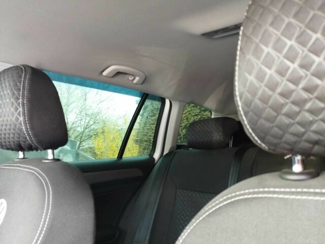 Белый Фольксваген Гольф, объемом двигателя 1.6 л и пробегом 280 тыс. км за 5500 $, фото 8 на Automoto.ua