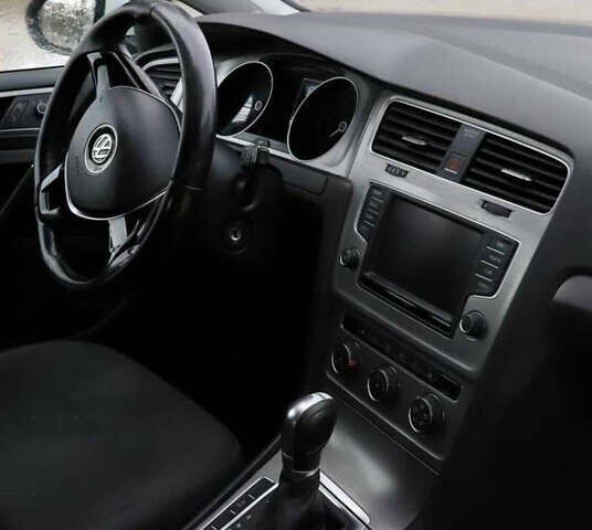 Белый Фольксваген Гольф, объемом двигателя 1.6 л и пробегом 202 тыс. км за 10800 $, фото 10 на Automoto.ua