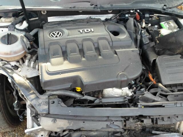 Белый Фольксваген Гольф, объемом двигателя 1.6 л и пробегом 280 тыс. км за 5500 $, фото 2 на Automoto.ua