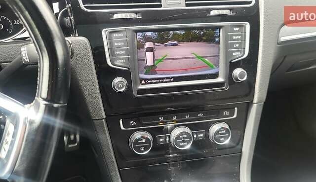 Белый Фольксваген Гольф, объемом двигателя 1.6 л и пробегом 198 тыс. км за 12000 $, фото 14 на Automoto.ua