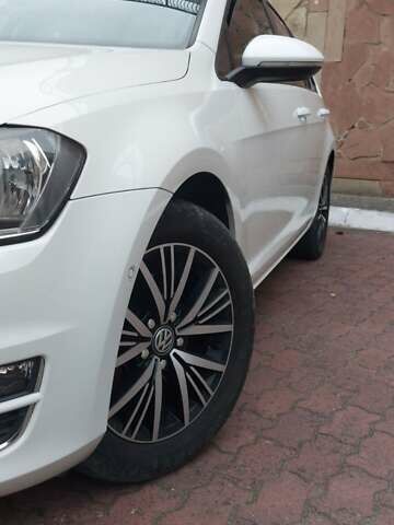 Белый Фольксваген Гольф, объемом двигателя 1.6 л и пробегом 225 тыс. км за 11800 $, фото 3 на Automoto.ua